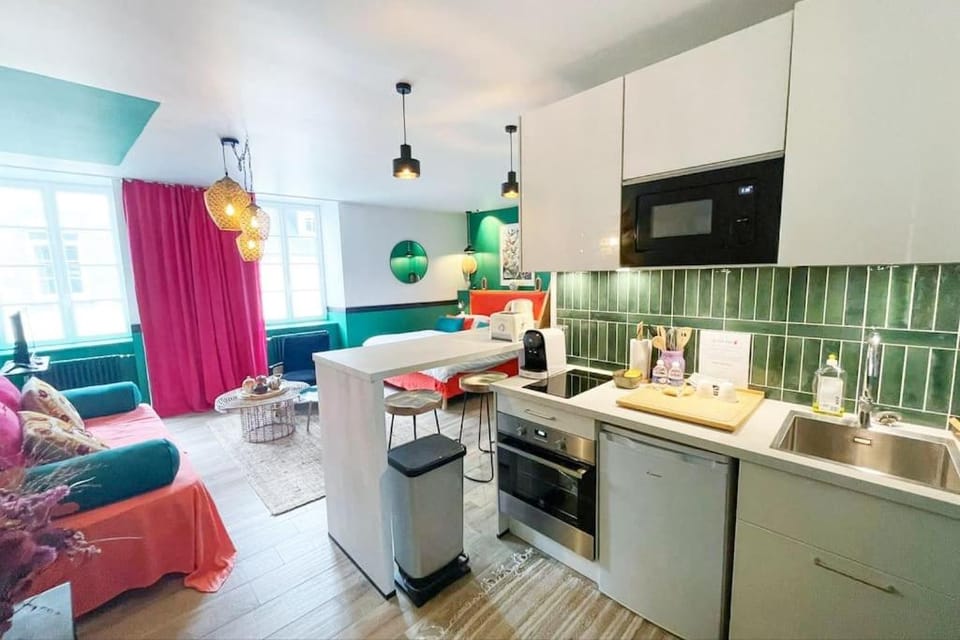 Coffee/tea facilities, Kitchen or kitchenette, Dining area, dishwasher, minibar, pet friendly, stove, toaster