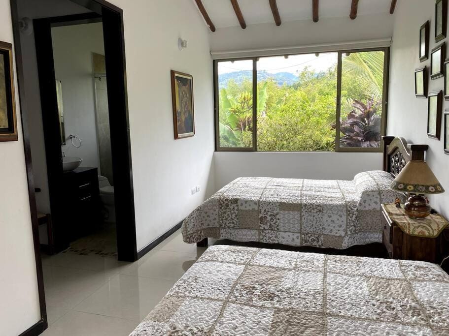 FINCA SAN LUIS en La Vega Cundinamarca Diversión Gastronomía Gourmet y Confort Total hasta para 17 Personas Piscina Jacuzzi y Juegos de mesa Villa in Cundinamarca, Colombia
