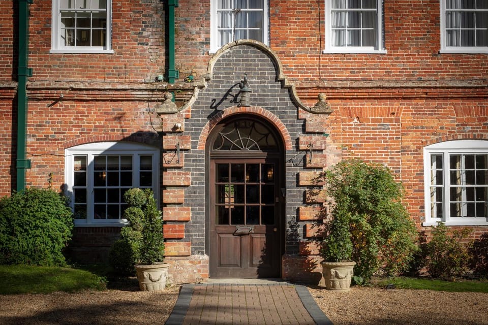 Facade/entrance