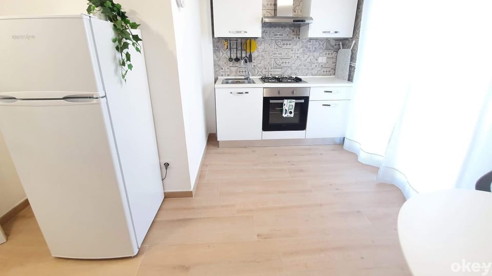 Kitchen or kitchenette, pet friendly, stove