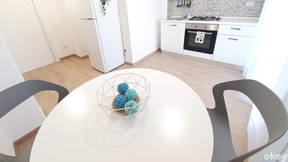 Kitchen or kitchenette, Dining area, pet friendly