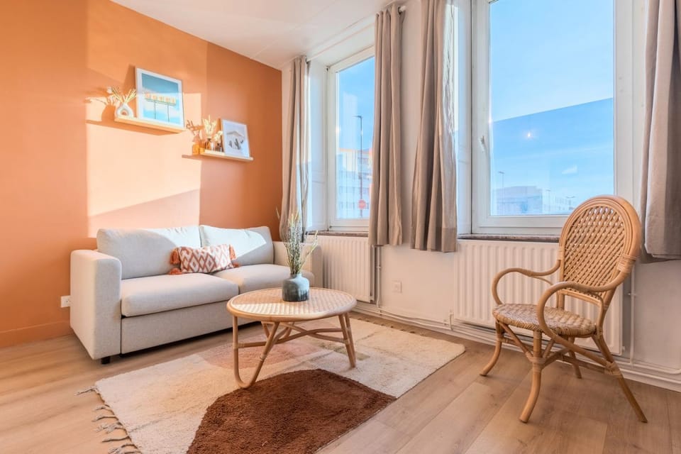 Hypercentre - private parking, metro + train 100m Apartment in Flanders