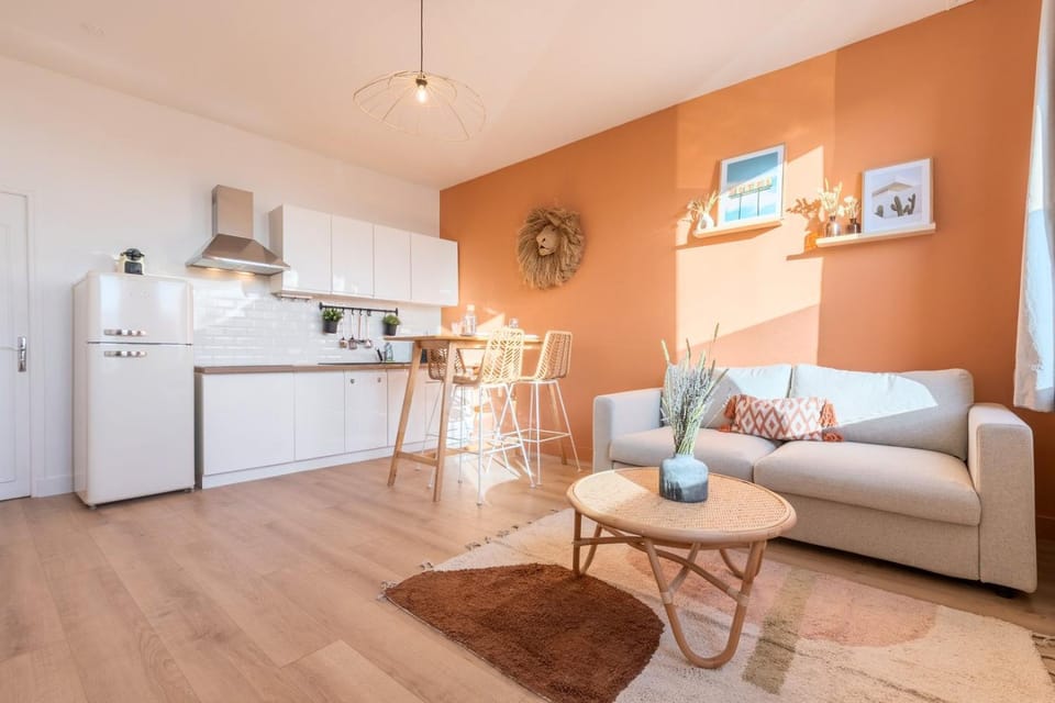 Hypercentre - private parking, metro + train 100m Apartment in Flanders