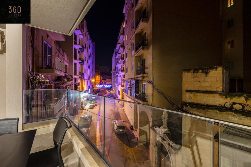 Beautiful, cozy APTs just off the Promenade & WIFI by 360 Estates Apartment in Sliema