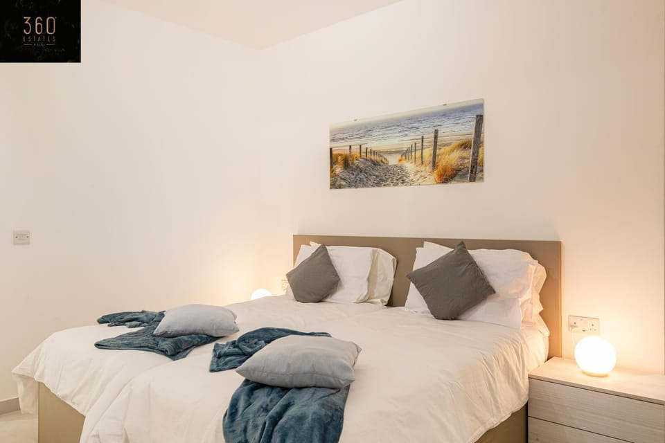Beautiful, cozy APTs just off the Promenade & WIFI by 360 Estates Apartment in Sliema