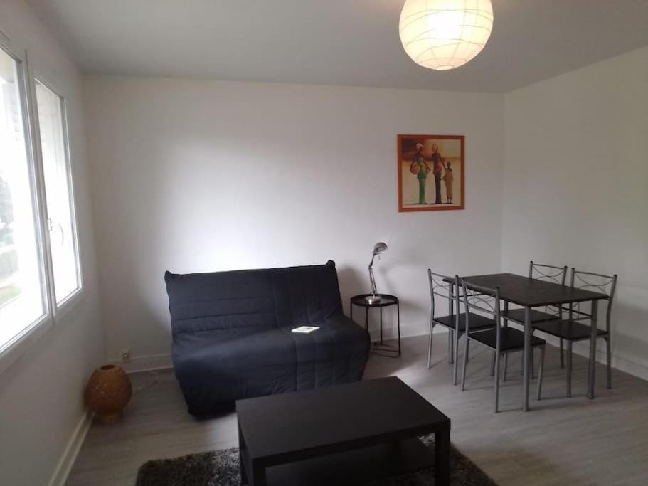 T1 refait à neuf Apartment in Alençon