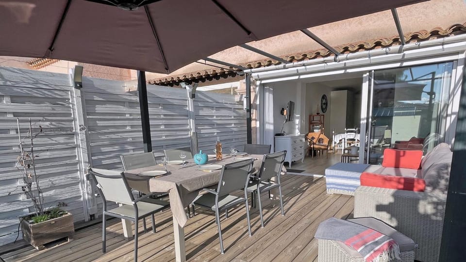 Patio, Dining area