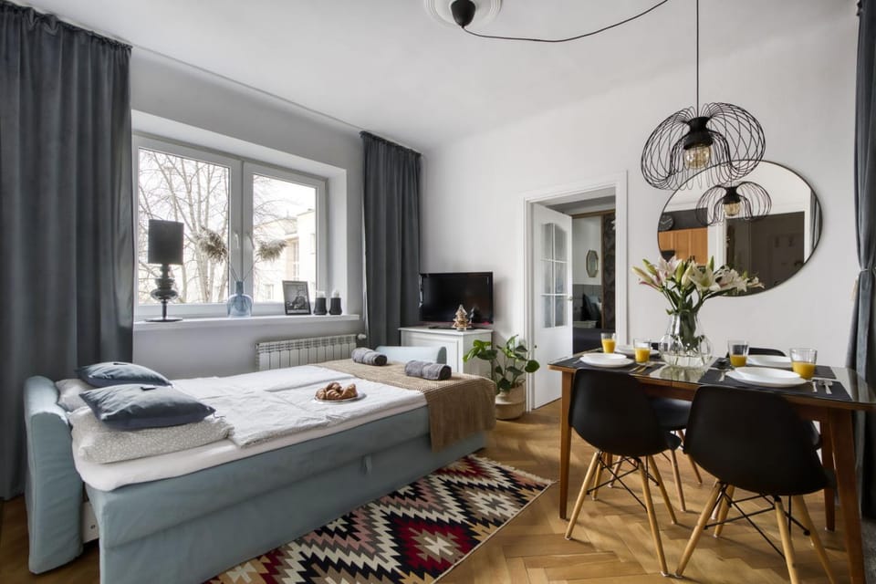 Bed, Living room, Photo of the whole room, Seating area, Dining area, Bedroom