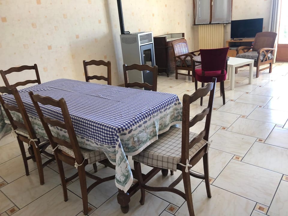 Appartement confortable à Saint-Martin, 60 m², jardin spacieux Apartment in Auvergne-Rhône-Alpes