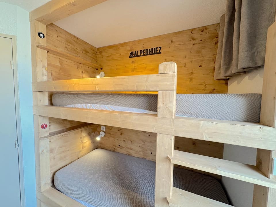 Studio rénové aux pieds des pistes - Parking couvert - Plein sud Apartment in Huez