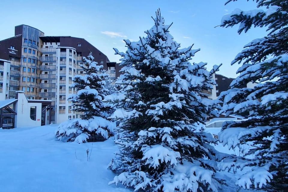 Studio rénové aux pieds des pistes - Parking couvert - Plein sud Apartment in Huez