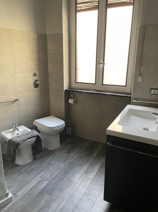 [Duomo walking distance]modern flat with free wifi Apartment in Milan