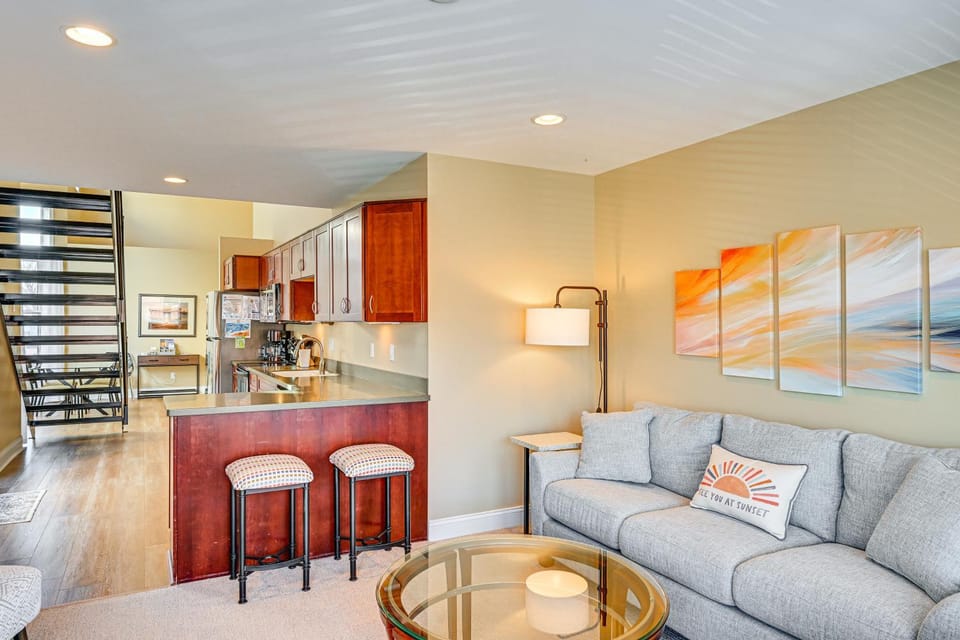 'Phoenix Nest' South Haven Condo: River View! House in South Haven
