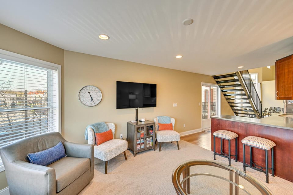 'Phoenix Nest' South Haven Condo: River View! House in South Haven