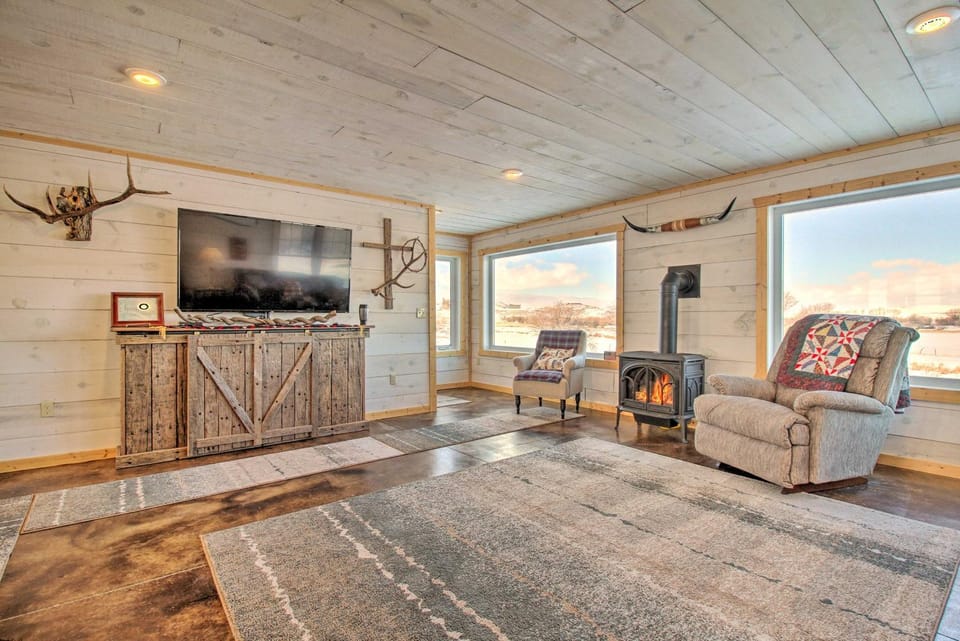 Rural White Sulphur Springs Getaway w/ Deck! House in Montana