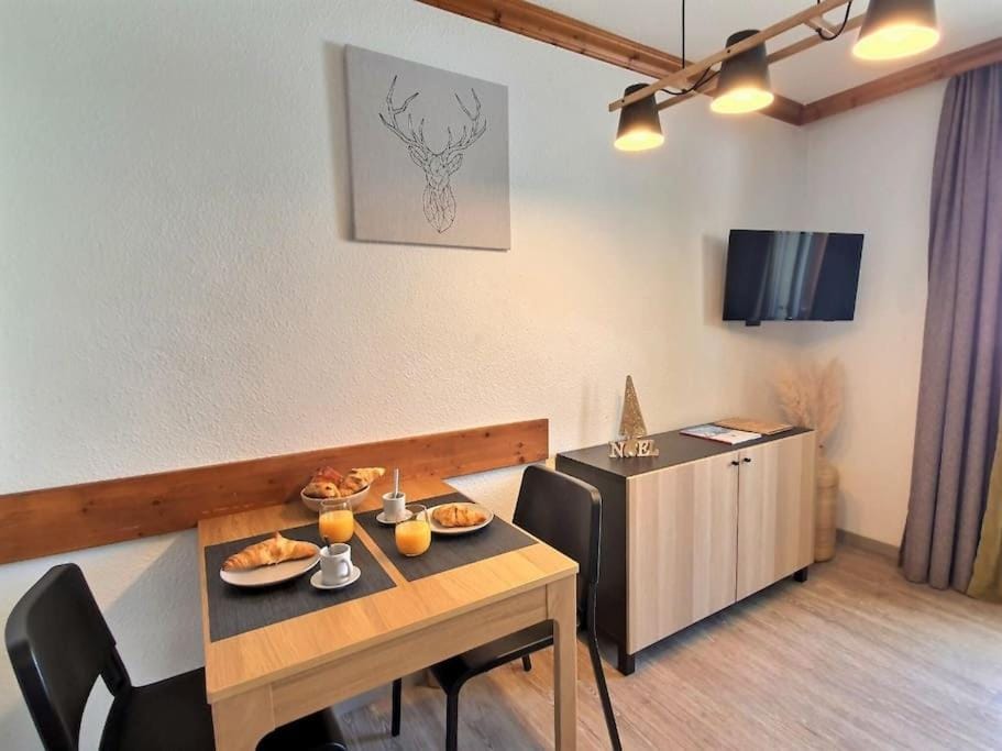 Super studio - Piscine - Parking couvert - Pied des pistes Apartment in Huez