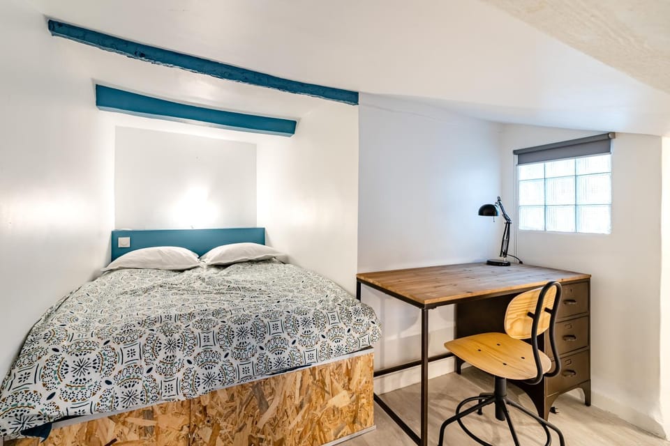 Bed, Photo of the whole room, Bedroom