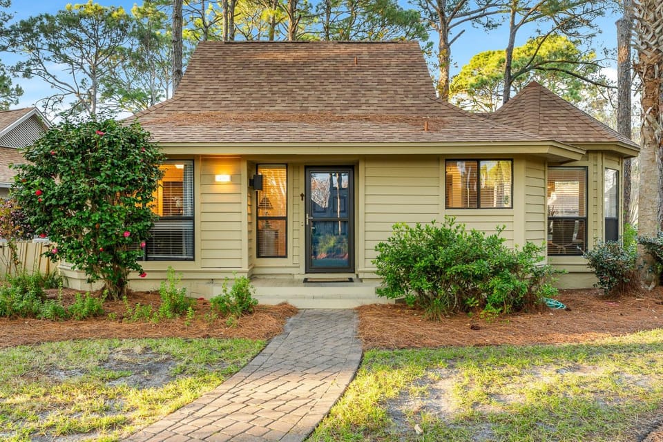 Fairways 228 - Bluegrass Bungalow House in Miramar Beach