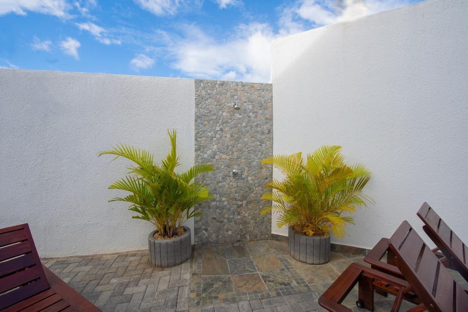 Shower, Garden view
