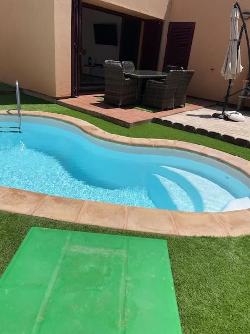 Corralejo, Relaxing villa , private pool , Wi-Fi House in Maxorata