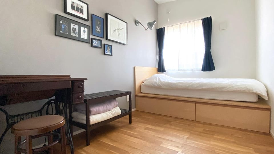 Bed, Photo of the whole room, Bedroom
