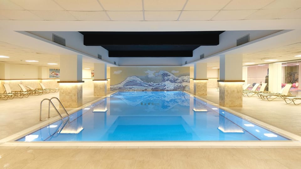 Swimming pool, Swimming pool