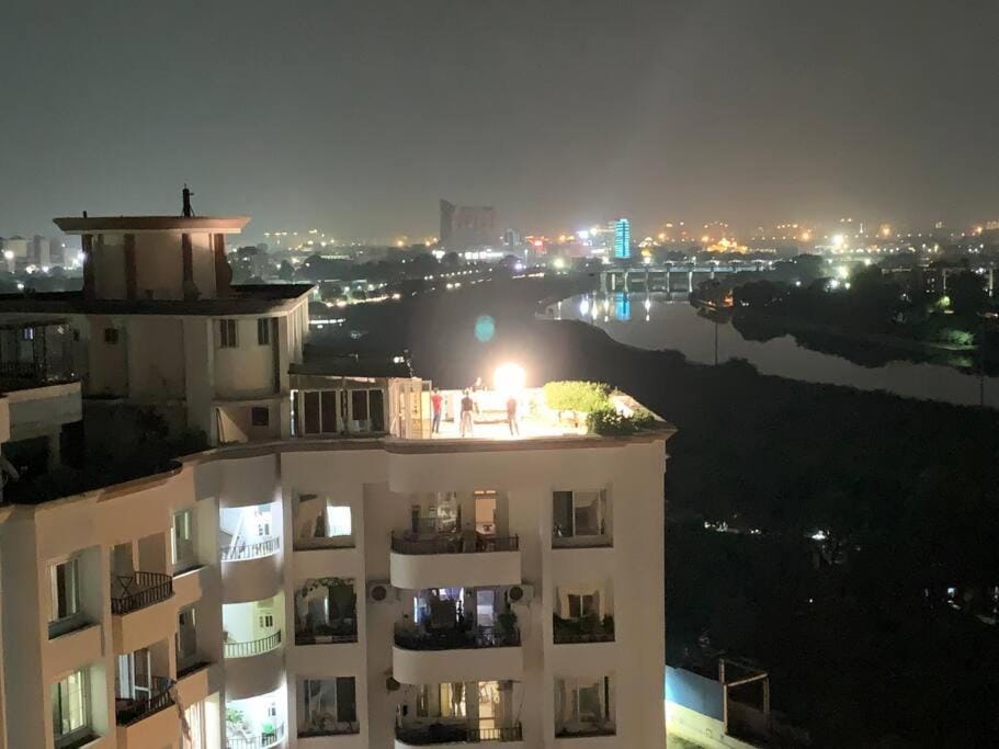 Night, View (from property/room), City view