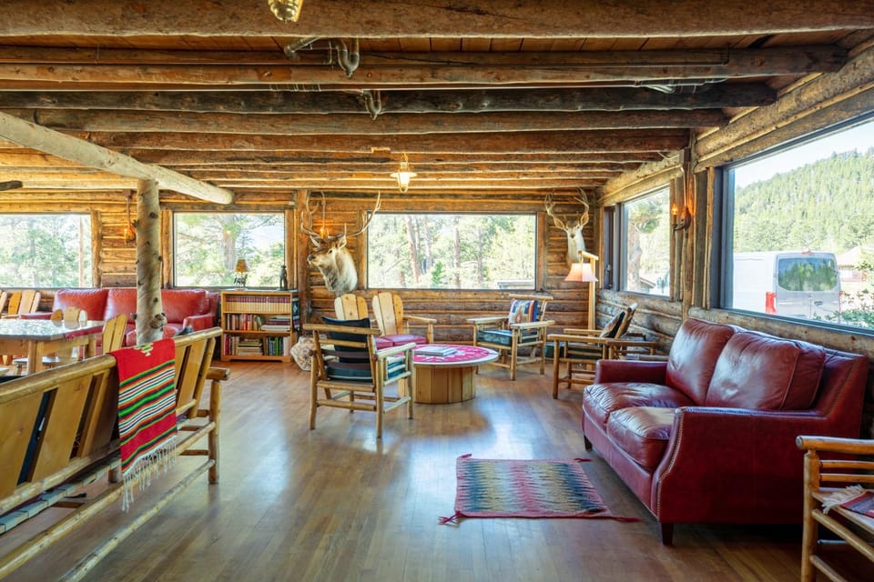 Communal lounge/ TV room, Seating area, Meeting/conference room