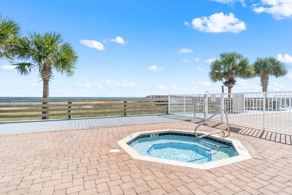 SeaSpray East 1023- Gulf Front House in Ono Island