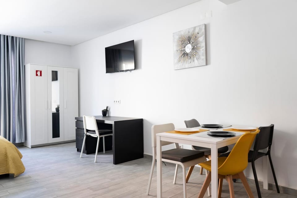 TV and multimedia, Dining area