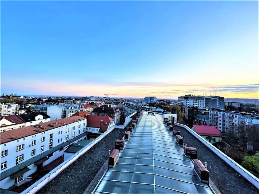 Neighbourhood, Natural landscape, View (from property/room), City view