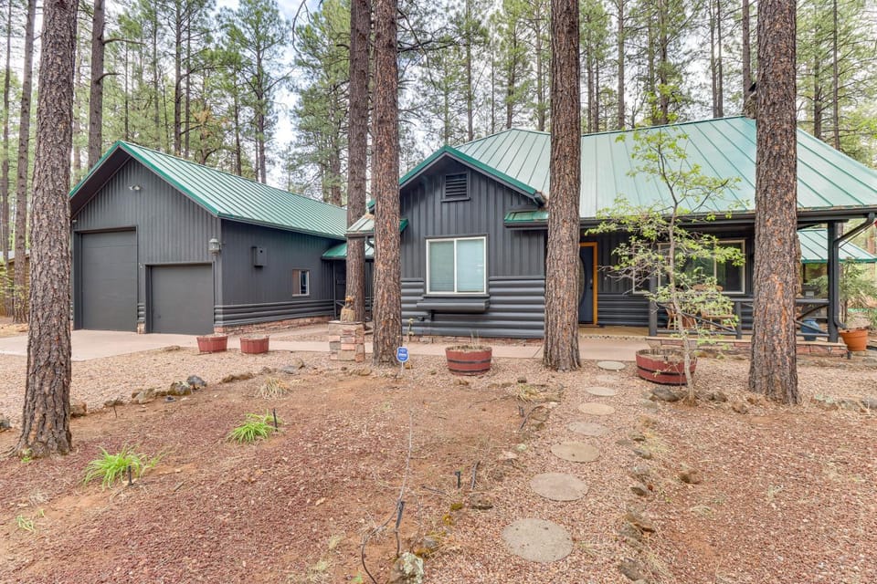 Furnished Patio & Fire Pit: Pinetop Cabin! Cabin in Pinetop-Lakeside