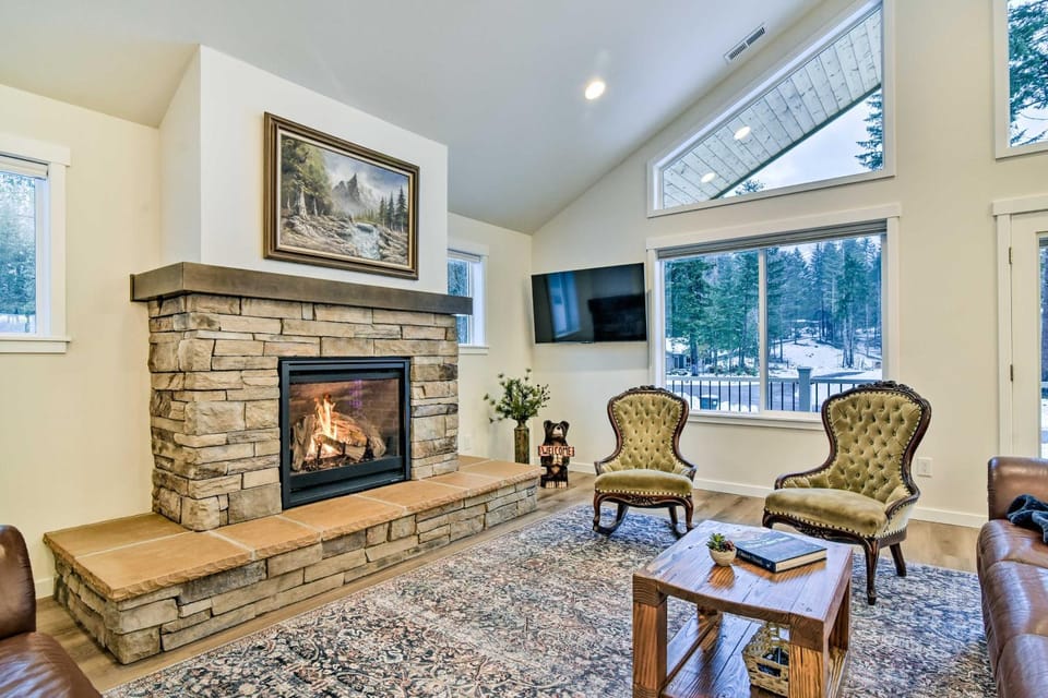Family-Friendly Packwood Retreat w/ Deck! House in Washington