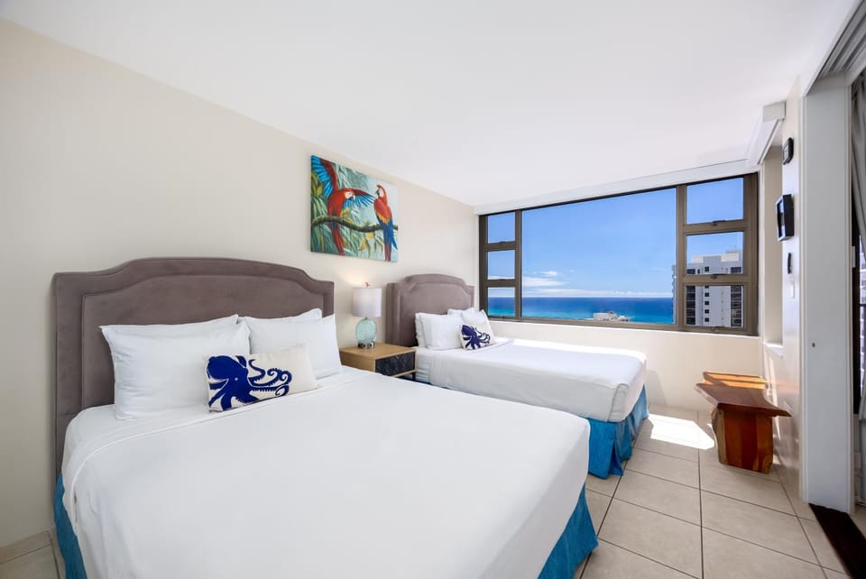 Bed, View (from property/room), Bedroom, City view, Sea view