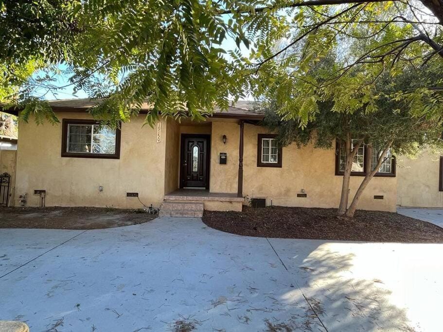 Tarzana 6 Bedroom Charmer W Pool House in Tarzana