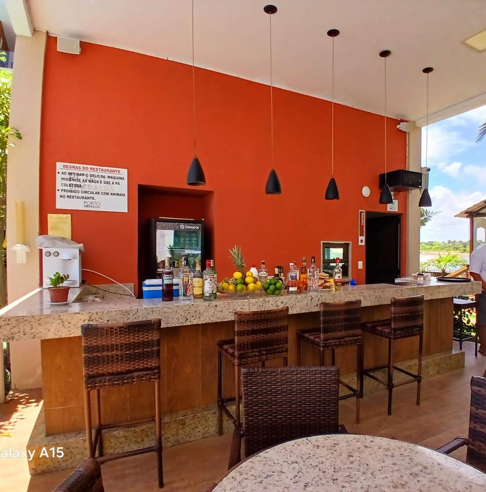 Restaurant/places to eat, Lounge or bar