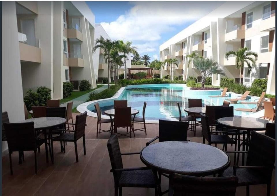 Lounge or bar, Pool view