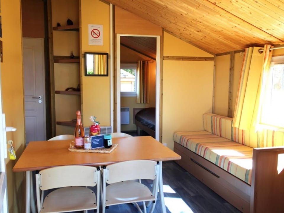 Séjour familial en chalet avec pêche, piscine naturelle et activités d'été - FR-1-489-400 House in Auvergne-Rhône-Alpes