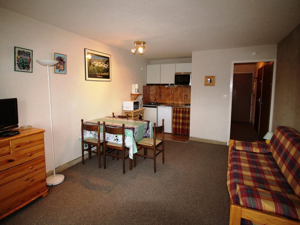 Studio cabine spacieux à 250m des pistes, 4 couchages, parking gratuit - Auris en Oisans - FR-1-297-248 Cabin in Auris