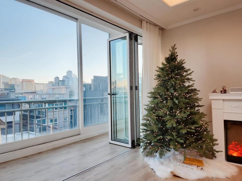 Grand open Hongdae houes 4bdr 2bth Apartment in Seoul