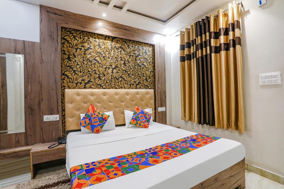 Living room, Photo of the whole room, Bedroom