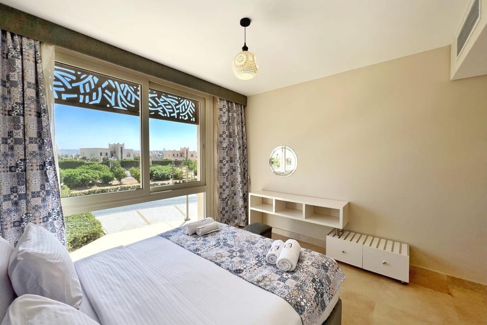 Bed, View (from property/room), Balcony/Terrace, Bedroom