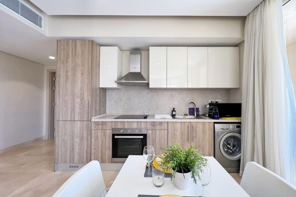 Kitchen or kitchenette, pet friendly, stove, washing machine