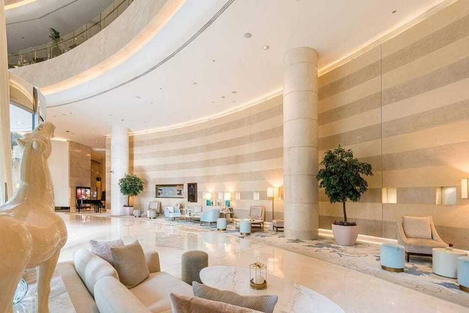 5-Star Address Dubai Marina Mall Stunning Marina Views 3-Bedroom House in Dubai