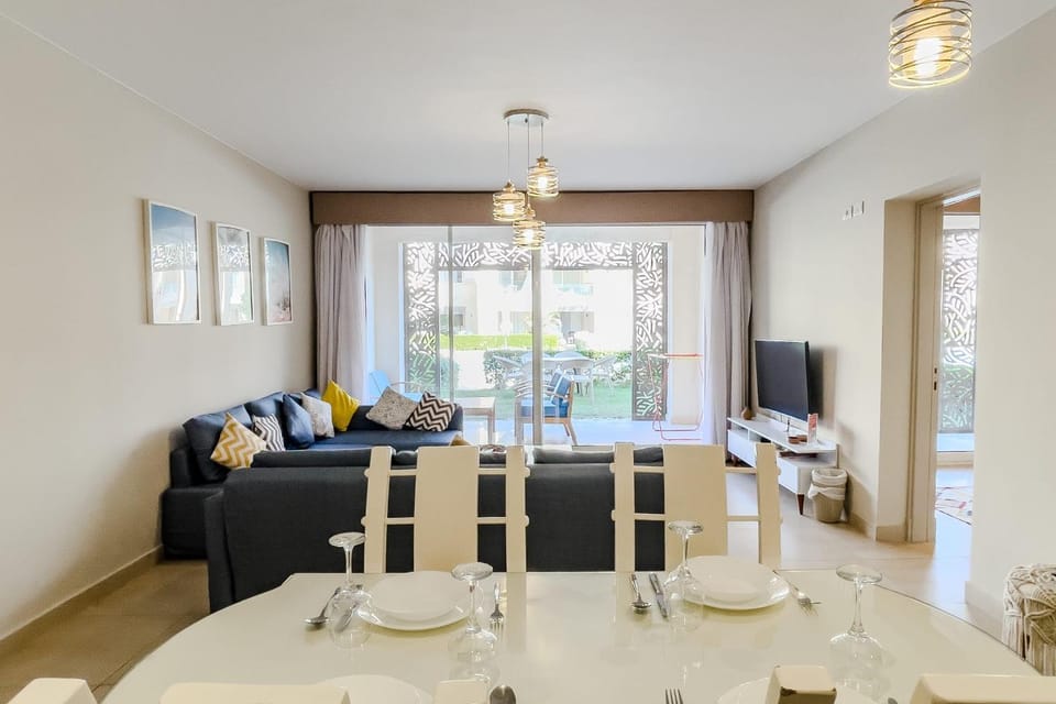 Roomy & Relaxed 1BDR Mangroovy Free Beach & Pool Apartment in Hurghada