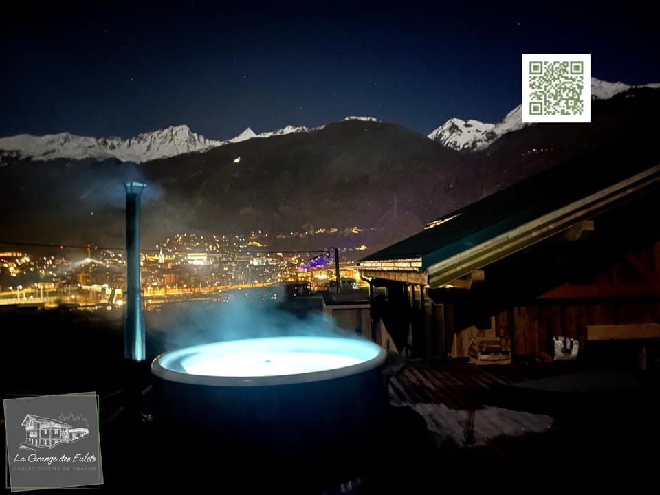 Property building, Spa and wellness centre/facilities, City view, Lake view, Mountain view