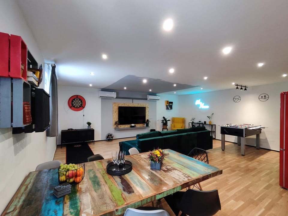 Communal lounge/ TV room, Living room