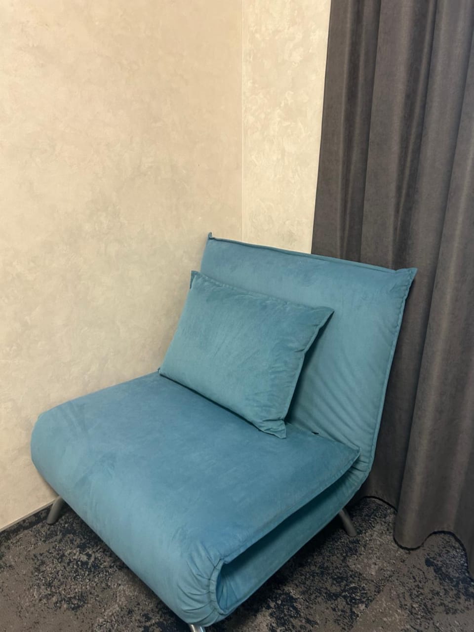 Bed, Seating area