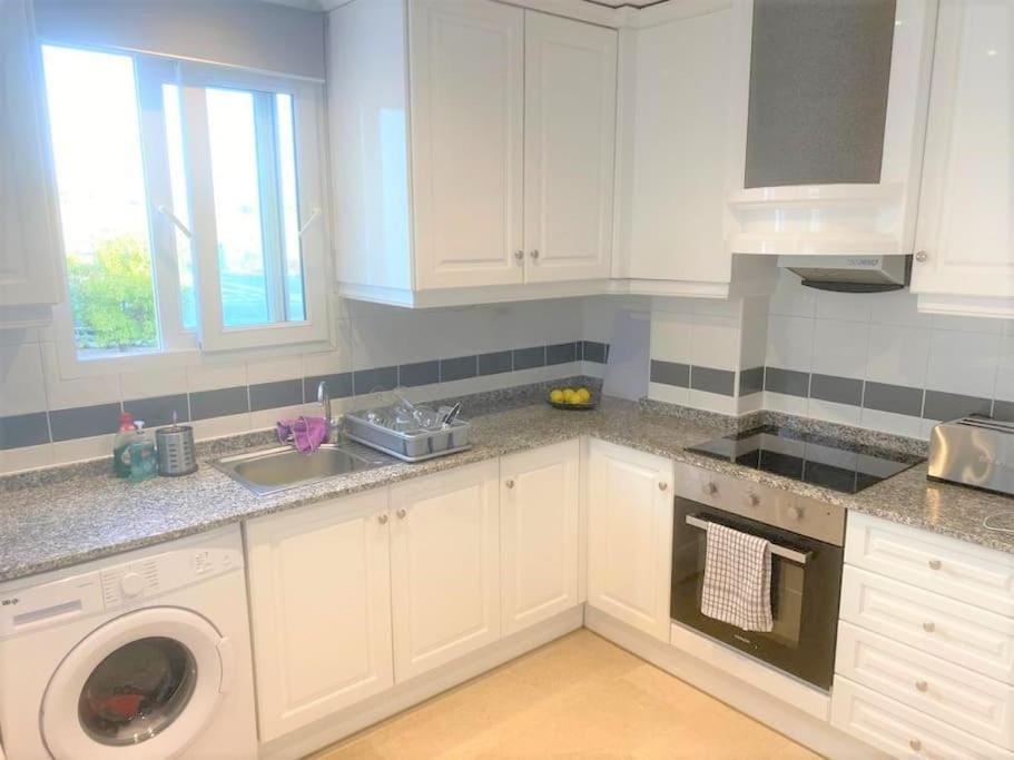 Beautiful 2 Bed Apartment on Villamartin Plaza Apartment in Vega Baja del Segura