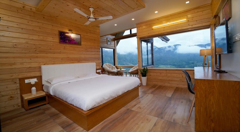 Bedroom, Mountain view